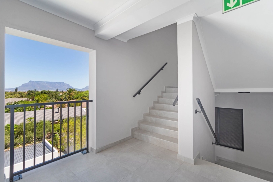 1 Bedroom Property for Sale in Table View Western Cape